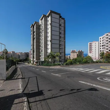 Atlantic View Free Parking * Funchal (Madeira)